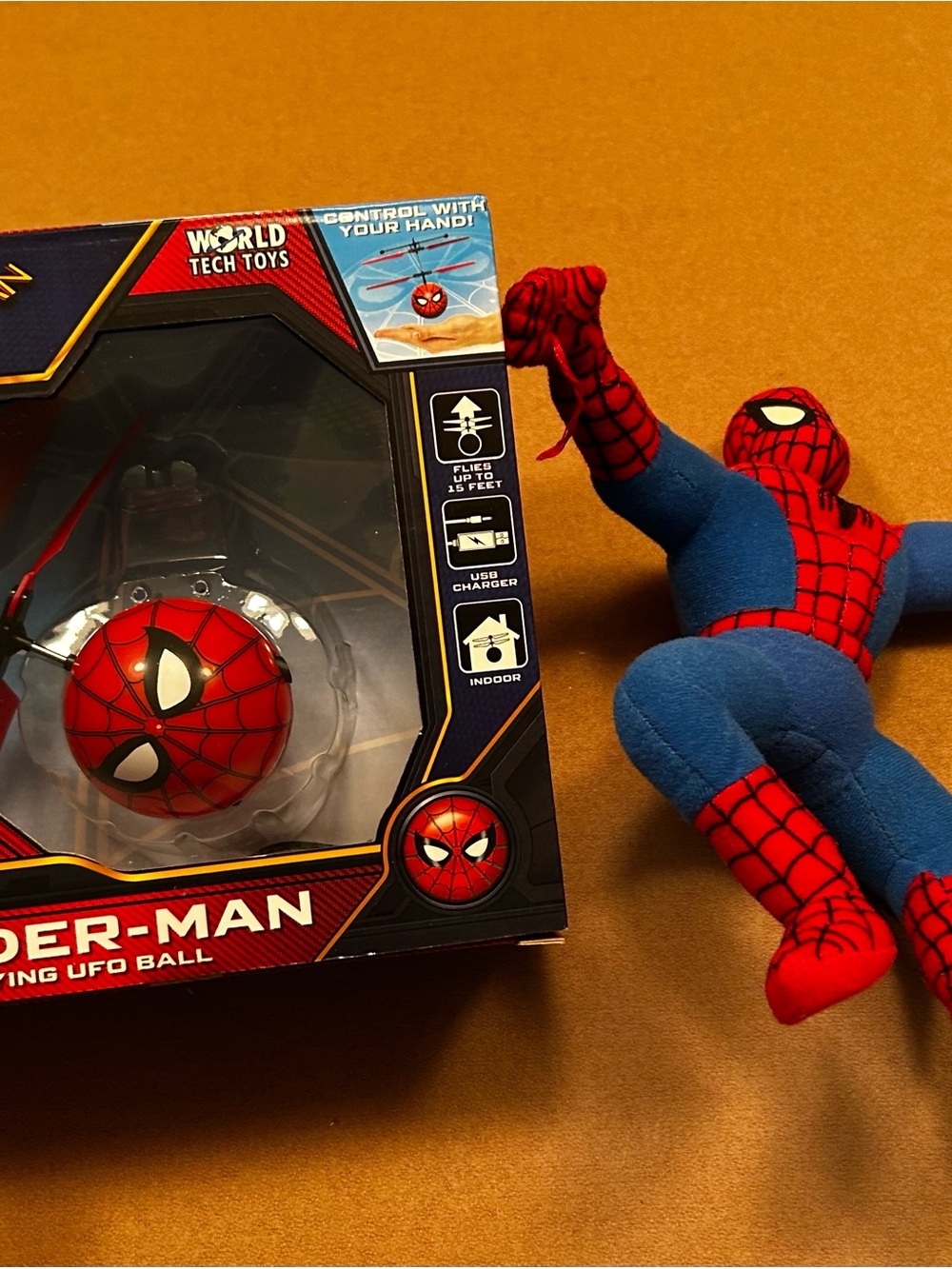 Marvel Spider-Man Flying UFO Ball and Spider-Man